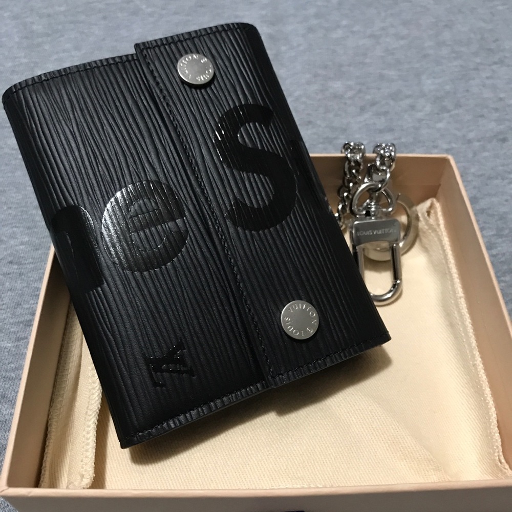 Louis Vuitton X Supreme Chain Wallet